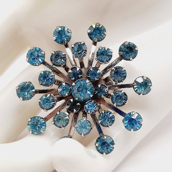 Vintage Blue Rhinestone Starburst Brooch, Atomic Mid-Century Jewelry, 1 1/4" - Picture 2 of 7